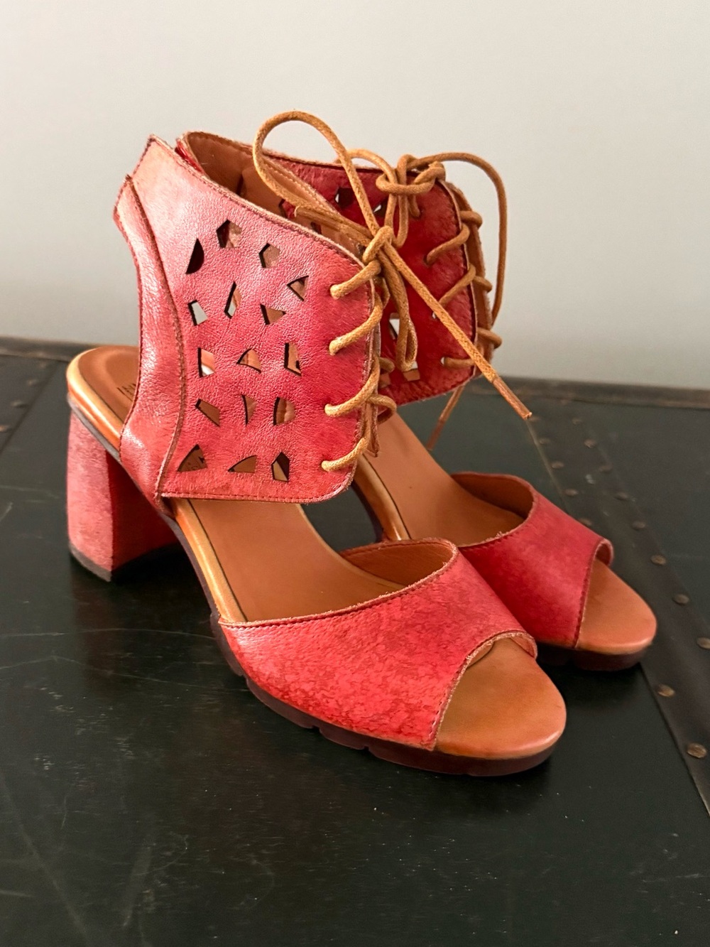 LARTISTE RELSARA Shoes Red EU Size 38 Genuine Leather Upper US 7.5-8